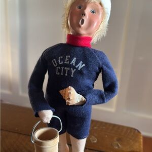 Ltd edition Byers choice Caroler - Ocean City MD. 2006